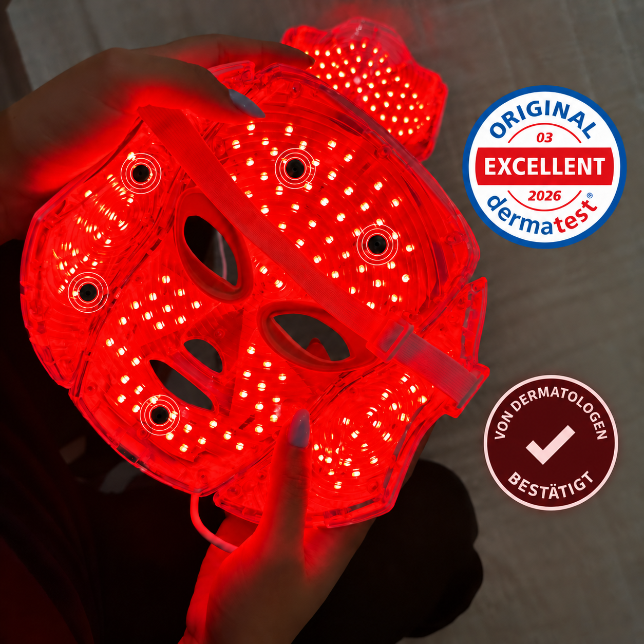 Innenansicht der LumiMask mit rotem LED-Licht und Mikrostrom-Kontakten